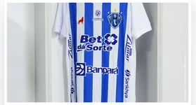 Descubra a nova Camisa Bicolor do Paysandu! Unindo tradição e paixão, veja a estreia no jogo decisivo da Série C.
