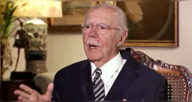 O ex-presidente José Sarney, de 96 anos, está internado em São Luís com pneumonia; segundo o hospital, ele apresenta quadro clínico estável e segue em tratamento com antimicrobianos venosos.
