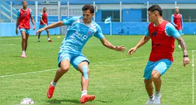 Juninho (azul) soma 10 gols em 23 partidas pelo Papão