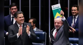 O presidente Luiz Inácio Lula da Silva rebateu nesta sexta-feira (16) críticas à aprovação do fim da escala 6x1.