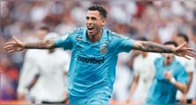 Santos vence o Corinthians por 1 a 0 na Neo Química Arena e respira na luta contra o rebaixamento. Christian Oliva marcou após rebote de cobrança de falta de Neymar.