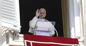 O papa também reforçou a importância das crianças rezarem o santo rosário.