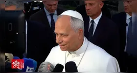 O papa Leão XIV se recupera bem depois da cirurgia, mas o procedimento identificou um câncer de pulmão.