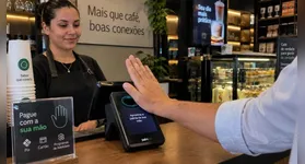 A solução, chamada PalmAI, foi apresentada no Brasil por meio de uma parceria entre a brasileira Positivo Tecnologia e a Tencent Cloud.