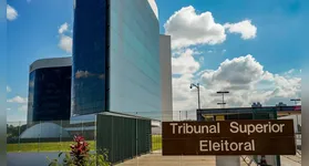TSE dá 24 horas para Meta provar tratamento igualitário nas campanhas de Lula e Flávio. Penalidades e exigências detalhadas são abordadas.