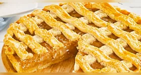 Aprenda a fazer torta de maçã de preguiçoso, uma receita fácil e deliciosa com poucos ingredientes.