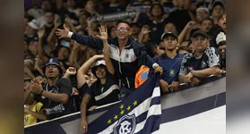 Os torcedores podem adquirir as entradas nas lojas oficiais do clube ou pela internet, no site da Tickzi.