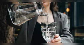 O sommelier de água é o profissional especializado em analisar sabores e características da bebida