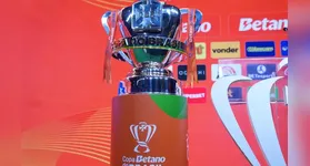 Descubra como o novo acordo da CBF transforma a transmissão da Copa do Brasil até 2030, com pacotes multimídia e aumento de receitas.