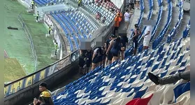 Confusão entre torcedores azulinos antes da partida Remo x Santos