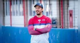 Thiago Carpini chega a Belém para comandar o Remo na luta contra o rebaixamento no Brasileirão.