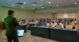 A CBF aprova mudanças significativas, visando reduzir o número de estrangeiros e valorizar jogadores jovens a partir de 2027. Confira as alterações.