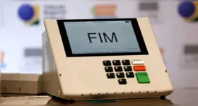 Nas Eleições 2026, o eleitor terá seis etapas de votação na urna eletrônica: deputado federal, deputado estadual ou distrital, senador, senador, governador e presidente.