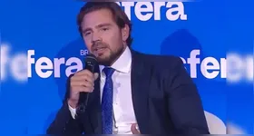 Mensagens da PF sugerem ligação entre Daniel Vorcaro e a Pixbet, revelando supostas fraudes e o impacto no futebol.
