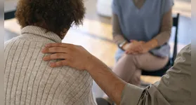 Descubra 5 sinais de alerta para a saúde mental e a importância da prevenção ao suicídio no Setembro Amarelo.
