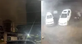 Carro é levantado pela força do vento durante temporal em Francisco Beltrão, no Paraná. Cena foi registrada em uma arena esportiva durante a tempestade.