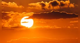 Onda de calor no Brasil atinge 8 estados com temperaturas extremas. Saiba o que isso significa e como se proteger.