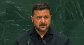 Volodymyr Zelensky acusa os Estados Unidos de atrasarem a entrega de mísseis interceptadores já pagos por países europeus e cobra proteção para a infraestrutura energética da Ucrânia.