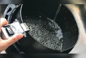 Manter uma rotina de limpeza não é apenas uma questão de higiene, mas também de desempenho do equipamento.