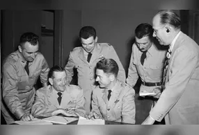 Os pesquisadores americanos, em 1952, sobre aparição de OVNIS