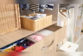 Manter a organização do espaço e seguir algumas dicas, garante que as roupas fiquem cheirosas por mais tempo.