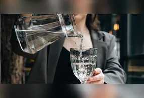 O sommelier de água é o profissional especializado em analisar sabores e características da bebida