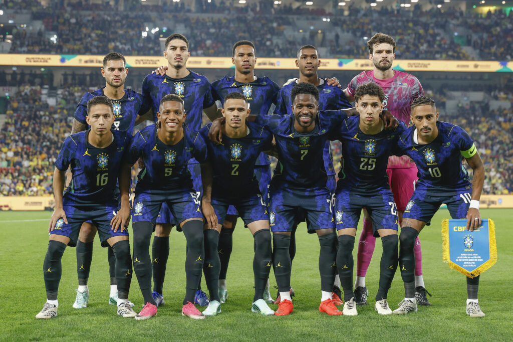 A Seleção Brasileira caiu para a sexta posição no ranking da FIFA.