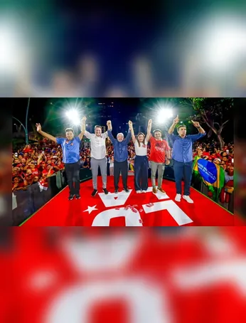 Lula discursa para cerca de 100 mil pessoas em Belém ao lado de Hana, Helder e Chicão.