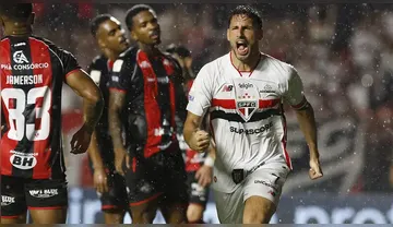 Imagem ilustrativa da imagem São Paulo vence o Vitória com dois gols de Calleri e retorno de Lucas
