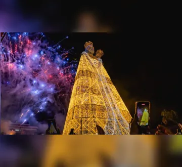 Imagem ilustrativa da imagem Imagem de Nossa Senhora de Nazaré é acesa no Parque Linear da Doca