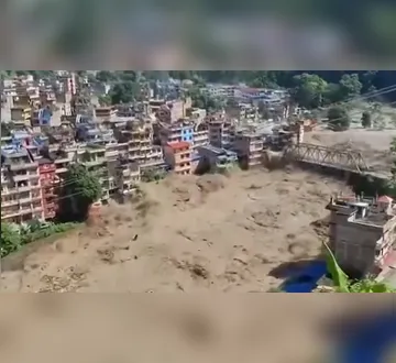 Imagem ilustrativa da imagem Avalanche no Himalaia e Nepal deixa mais de 1.000 mortos