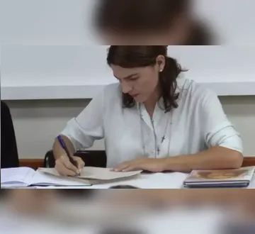 Imagem ilustrativa da imagem Médium acusada de golpe levava até 2 meses para entregar cartas psicografadas
