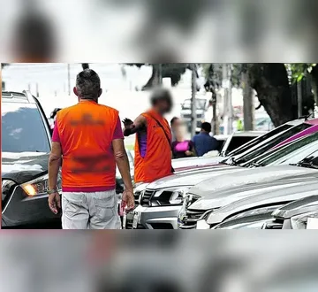 Imagem ilustrativa da imagem Cobrar para vigiar o carro é crime? STF vai decidir se pode proibir atuação de flanelinhas