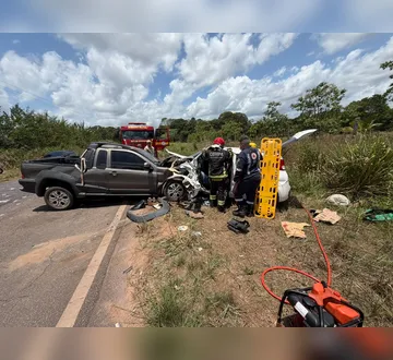 Imagem ilustrativa da imagem Motorista morre em colisão frontal envolvendo três carros em Castanhal
