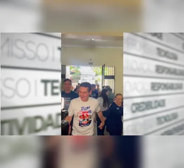 Imagem ilustrativa da imagem Candidato a deputado federal, Jader Filho vota em Belém