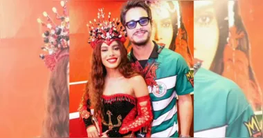 Anitta e Danilo Mesquita posam juntos pela primeira vez durante a coroação da cantora como rainha de bateria da Grande Rio.