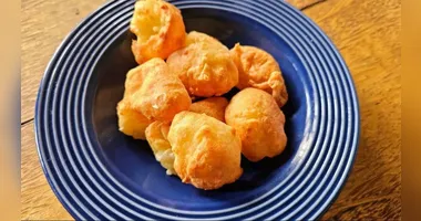 Ao final, o resultado é um lanche leve e saboroso, ideal para acompanhar café ou chá.
