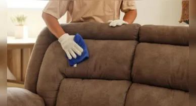 Método de limpeza a seco com solução de ácool e vinagre controla a quantidade de umidade e reduz o risco de proliferação de fungos e mofo no móvel.