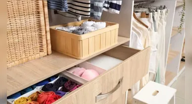 Manter a organização do espaço e seguir algumas dicas, garante que as roupas fiquem cheirosas por mais tempo.