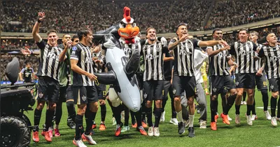 Galo bateu o Peixe e tirou onda depois