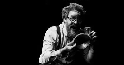 O festival tem início no dia 2 de setembro, às 19h, no Sesc Teatro Casa Isaura Campos, com o espetáculo "A Maçã" (foto), de William Seven, da Seven Produções Artísticas.