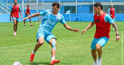Juninho (azul) soma 10 gols em 23 partidas pelo Papão