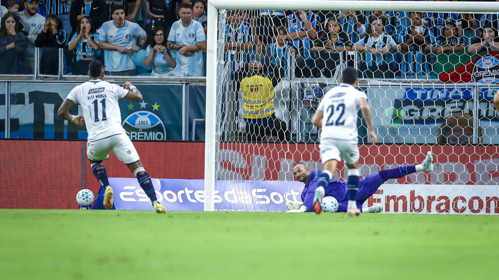 Clube do Remo busca quebrar jejum histórico contra o Grêmio no Brasileirão.