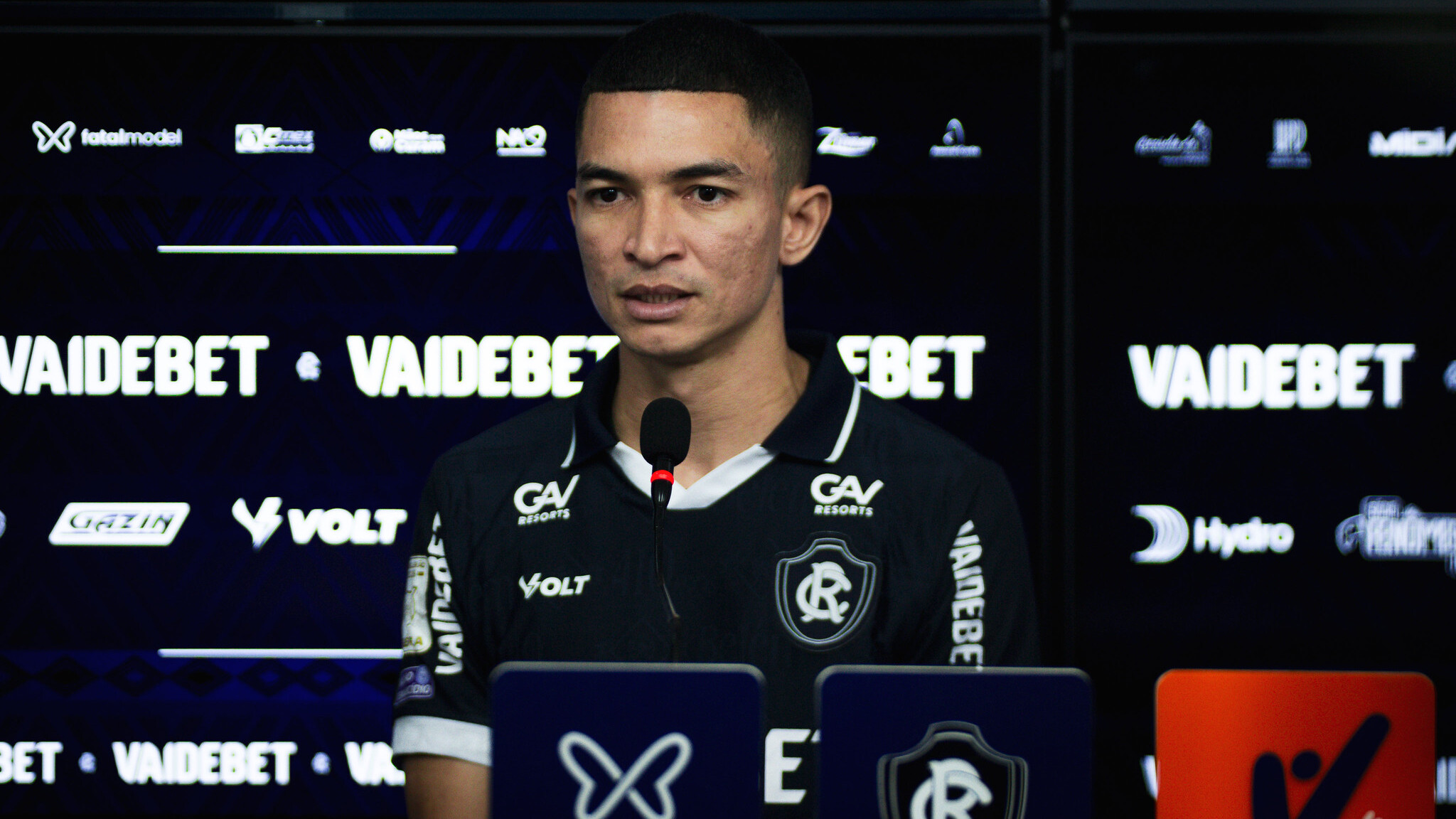 Marlon destaca a importância da torcida do Remo no crucial jogo contra o Coritiba pela Série A.