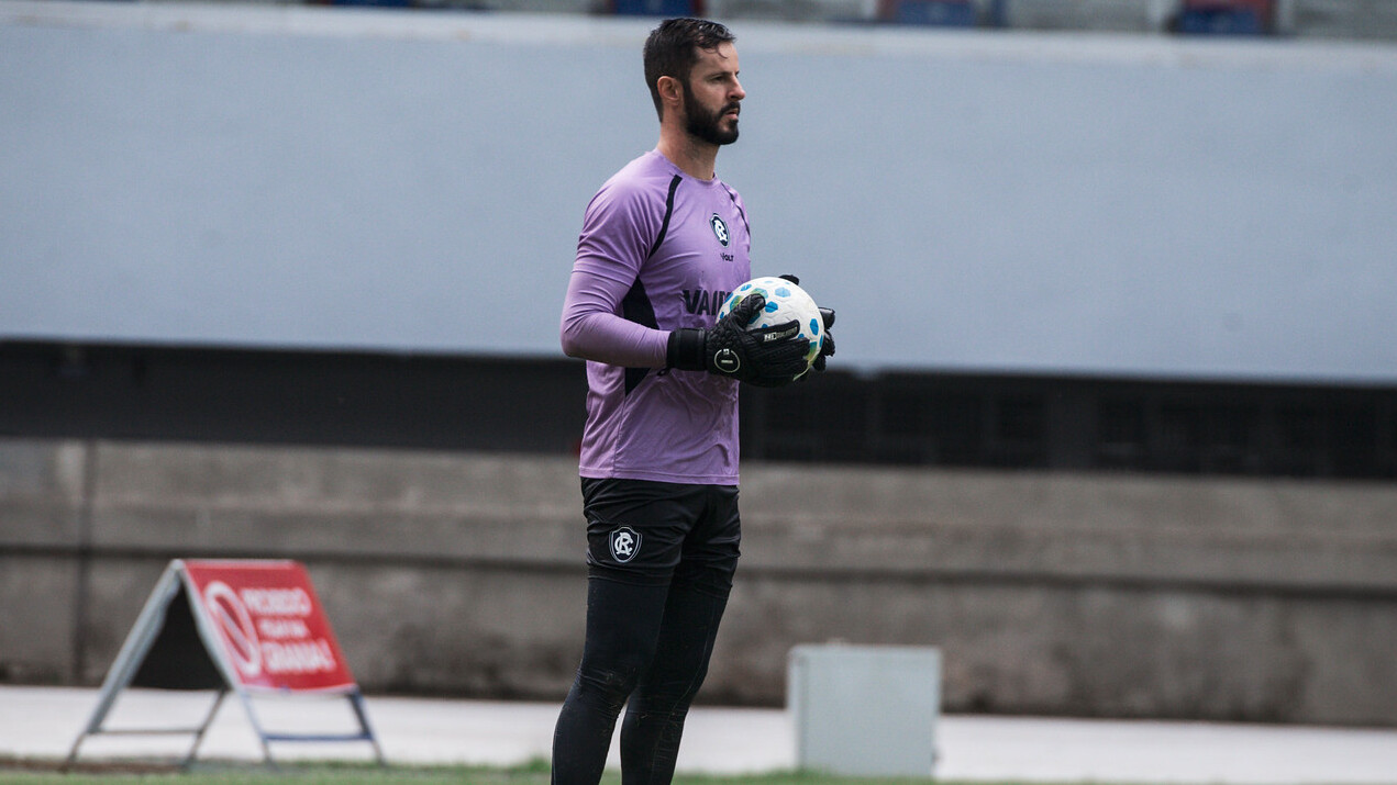 Goleiro do Remo, Marcelo Rangel, convoca apoio da torcida.