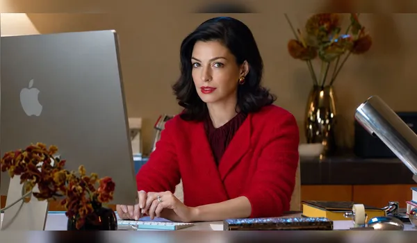 Verity, com Anne Hathaway, é um dos destaques das estreias de outubro, levando aos cinemas o suspense baseado no best-seller de Colleen Hoover.