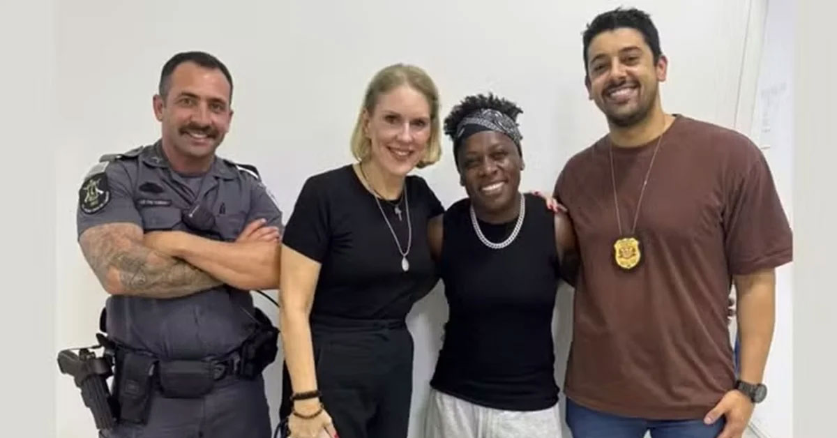 Apesar de a placa não apresentar irregularidades visíveis, a consulta realizada pelos policiais identificou que o carro tinha registro de furto