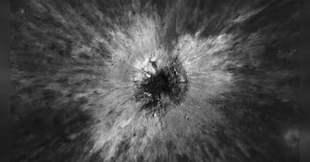 Imagem ilustrativa da notícia Nova cratera na Lua é identificada pela NASA após "impacto raro"