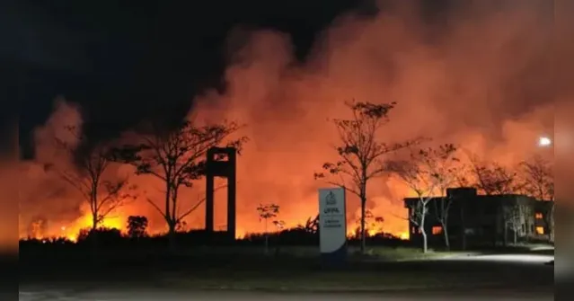 Imagem ilustrativa da notícia Incêndio na UFPA de Castanhal teria sido causado por queima irregular de lixo 