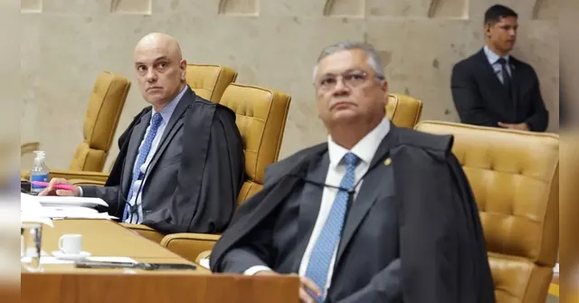 Imagem ilustrativa da notícia Ministros Dino e Moraes propõem volta do diploma para jornalista 